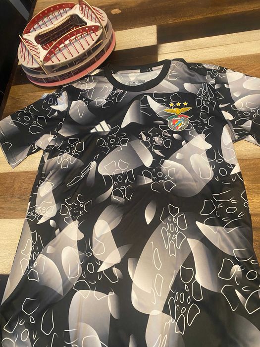 Camisola Aquecimento Benfica 24/25