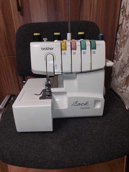 Оверлок brother lock 1034D
