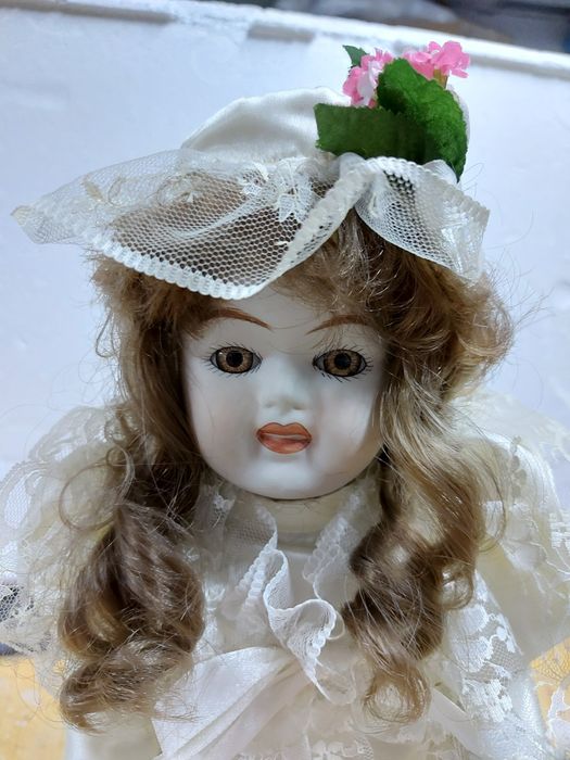 Bonecas de porcelana