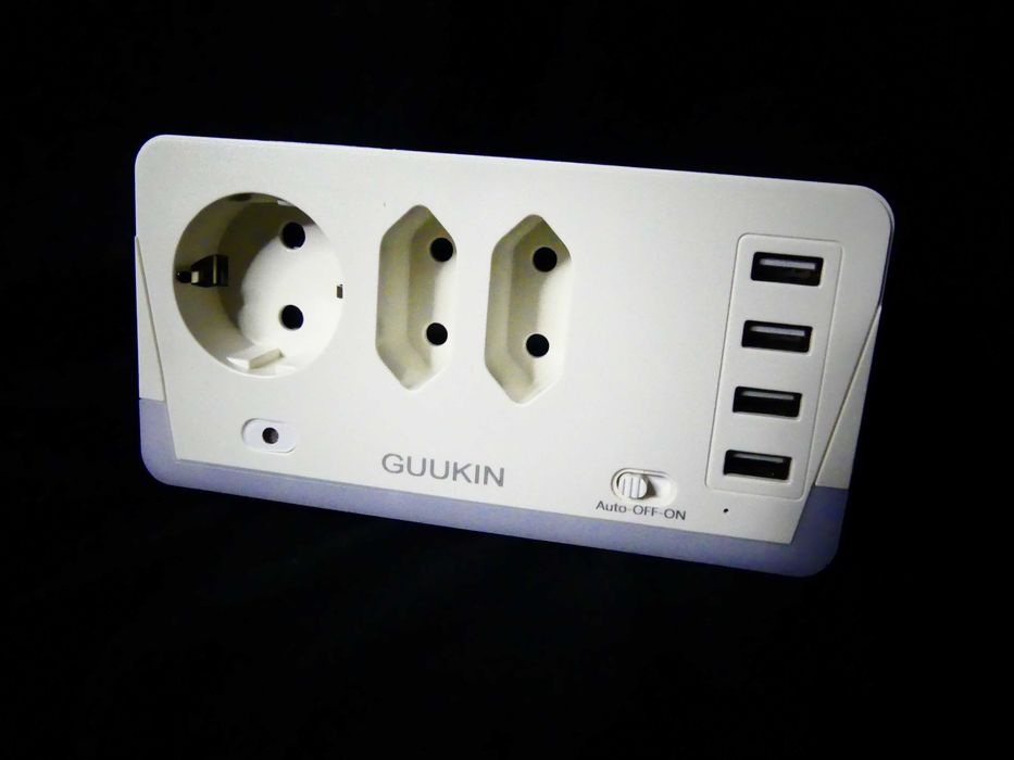 GUUKIN Ladron Gniazda USB 7 w 1 Multi USB Ochrona z lampką nocną