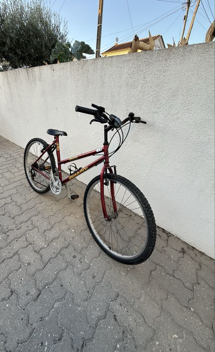 Vendo bicleta de senhora usada em bom estado.