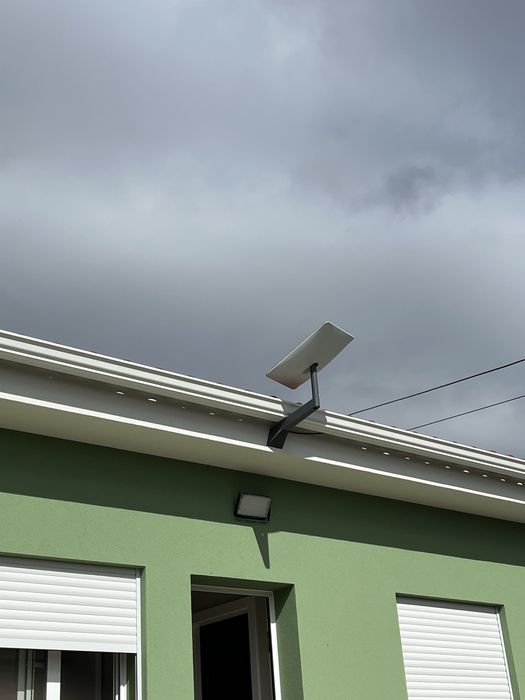 Antena Starlink “Standard” de 2ª geração com suporte de parede incluso