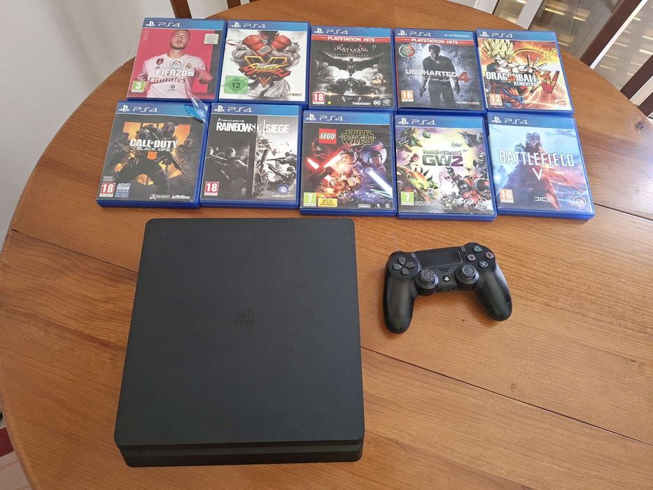 PS4 Playstation com 10 jogos originais em perfeitas condições com comando original