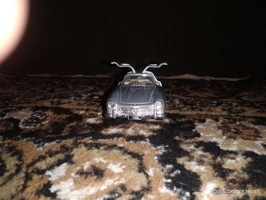 Металева машина Mercedec