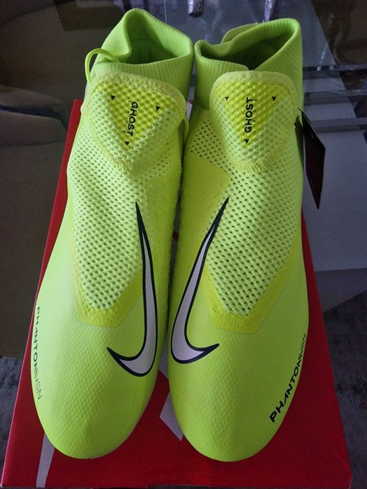 Chuteiras Nike (novas)