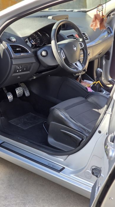 Renault Megane III Sport Tourer 1.5 dCi GT Line (2011) - Histórico na Marca, Impecável! — photo 4