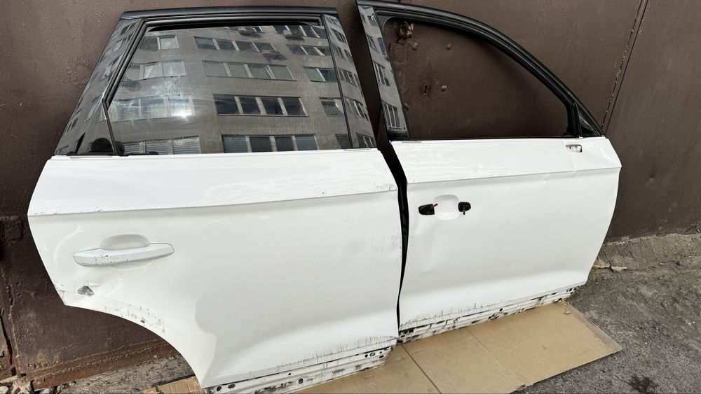 Двері задні Audi Q5 80A FY колір LY9C
