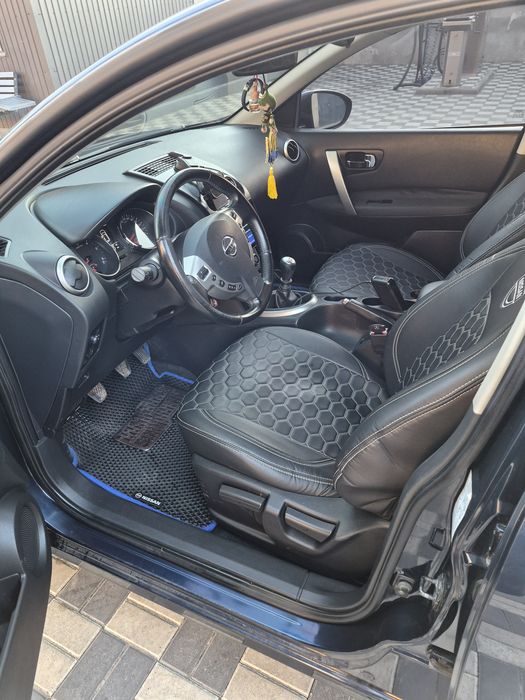 Nissan Qashqai + 2