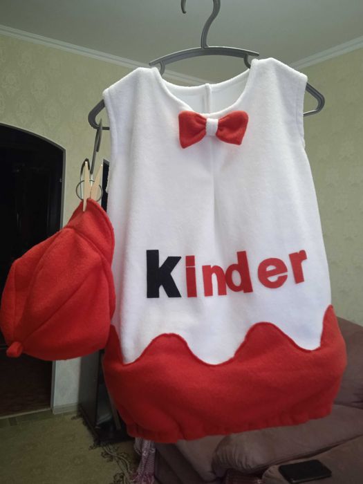 Жилет і кепка новорічний костюм кіндер сюрприз на 116-122