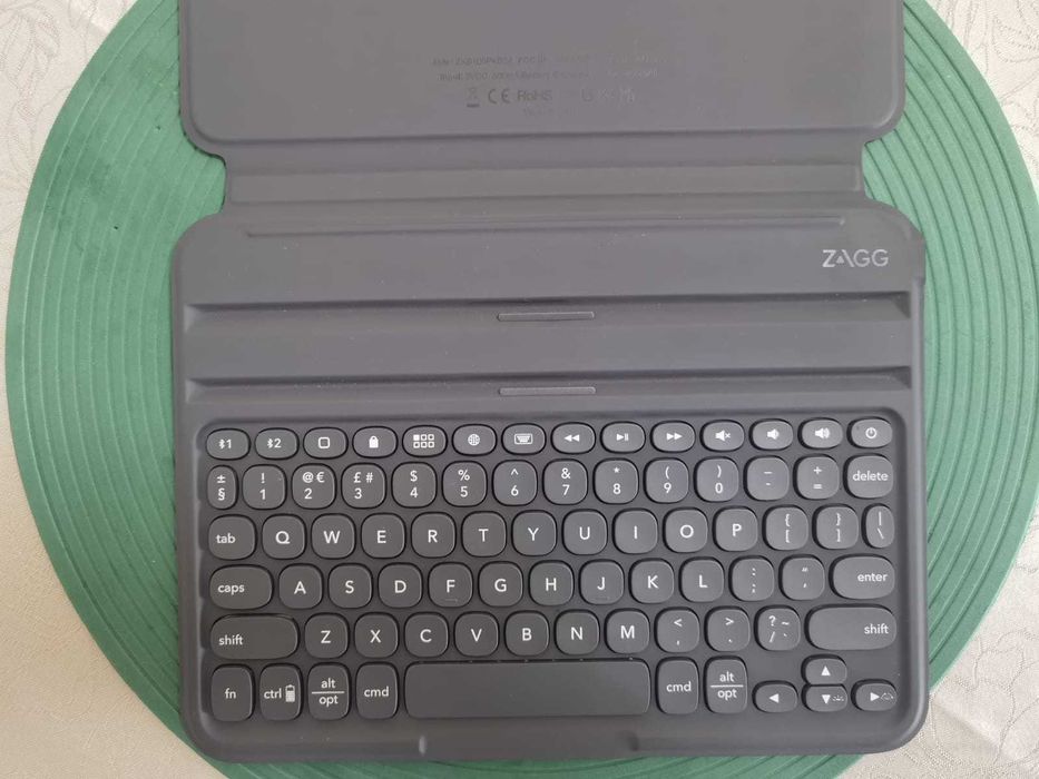 Teclado Zagg Pro Keys, compatível com iPad 10,2 (Geração 7, 8 e 9)