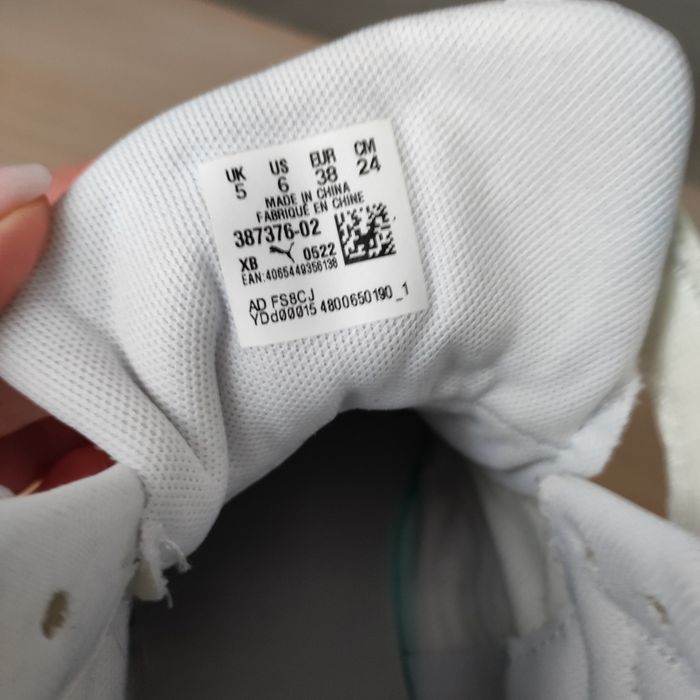 Sneakersy białe Puma Carina