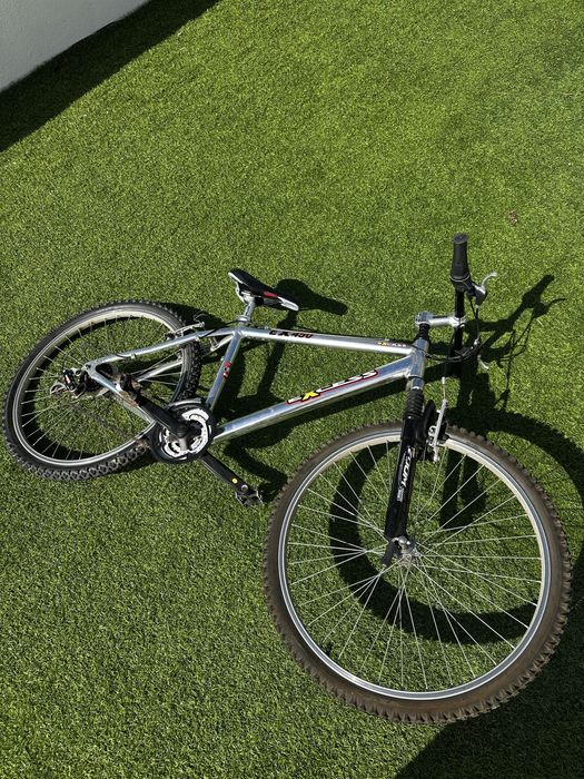 Bicicleta BTT Excess EX450 com Roda 26 para reparar