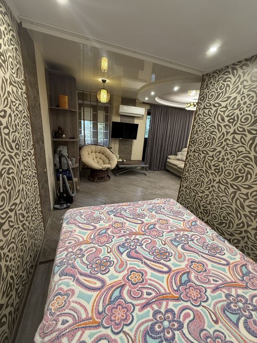 Продаю 2х к.кв. С автономным отоплением в Центре города.