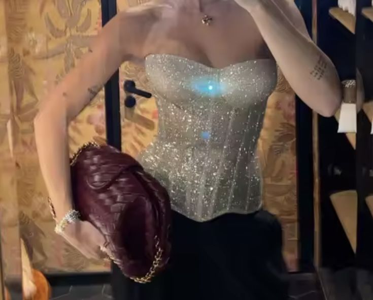 Блискучий корсет