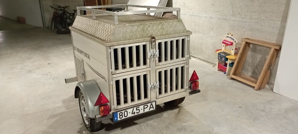 Atrelado para transporte de cães