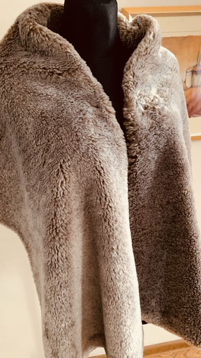 Piękne futerko narzutka szal