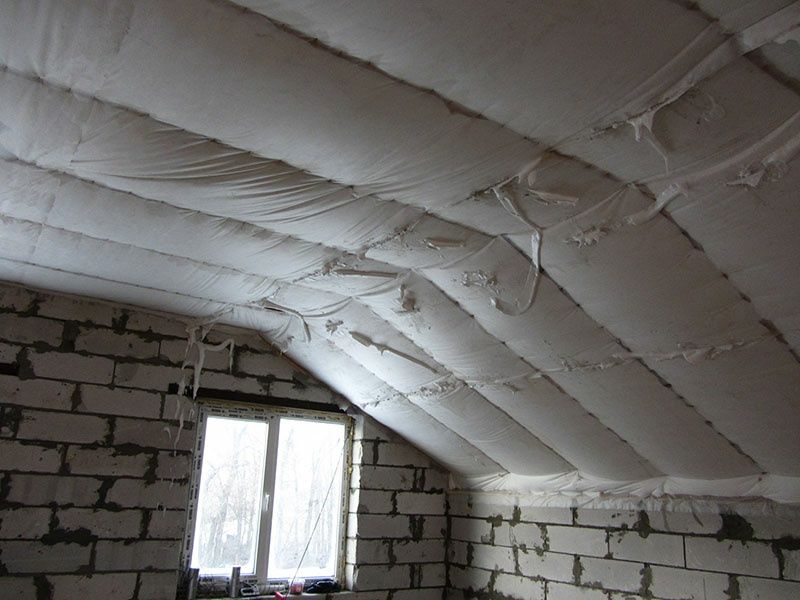 Утеплення Піноізолом Заповненя пустот рідкім пінопластом