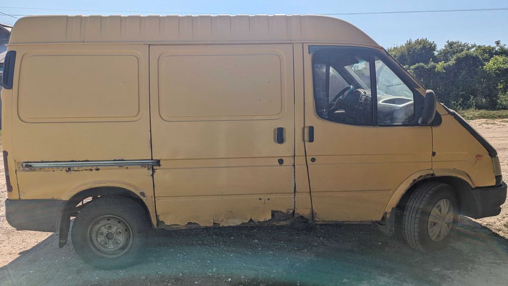Автомобіль Ford Transit