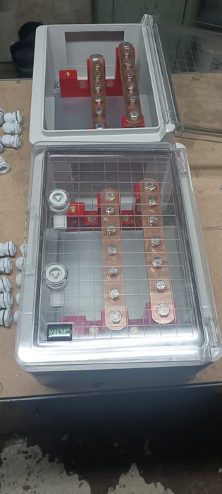 Щит силовий для об'єднання акумуляторів