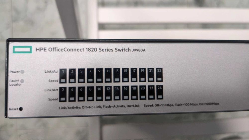 Керований комутатор HP 1820 24G (J9980A)
