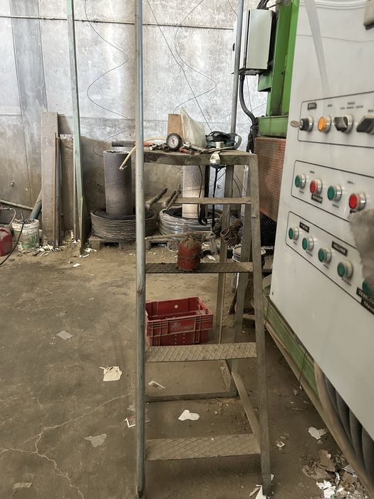 Escada em ferro para plataforma