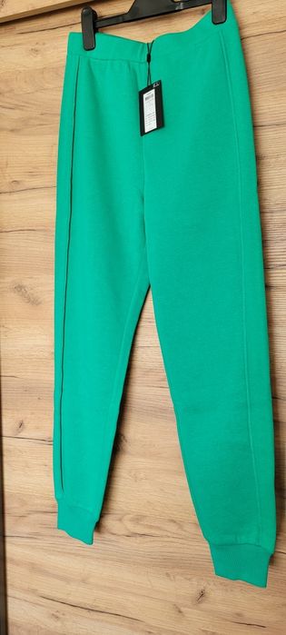 Nowe spodnie dresowe marki Pieces