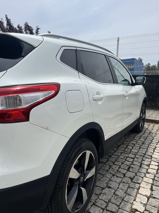 Nissan Qashqai 1.2 DIG-T | Automático | Branco | 2016 | Nacional