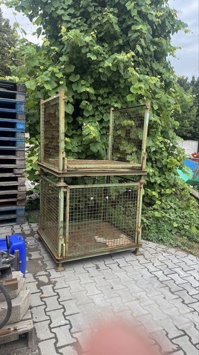 Skrzyniopalety drewniane i plastikowe kosze metalowe