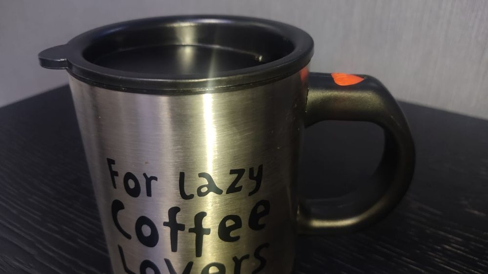 Copo em inox ,a Pilhas , com 13 cm de altura, para  aquecer líquidos.