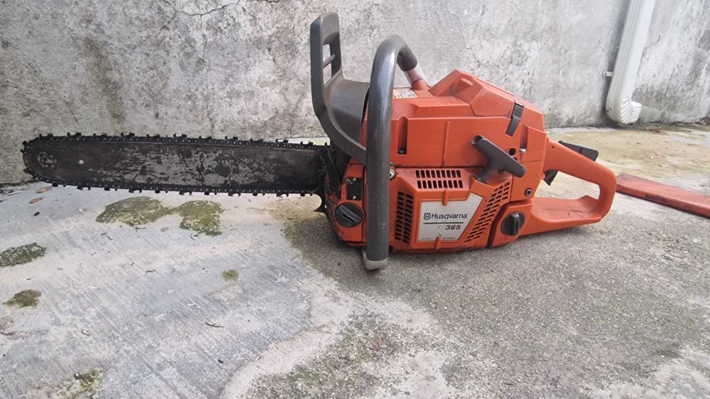 Motoserra Husqvarna 365, bom estado