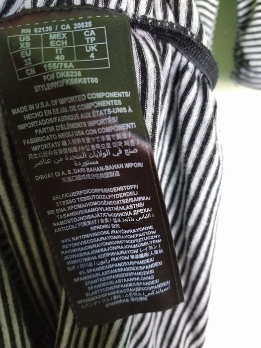 Sukienka dzianinowa Guess drapowana r.XS