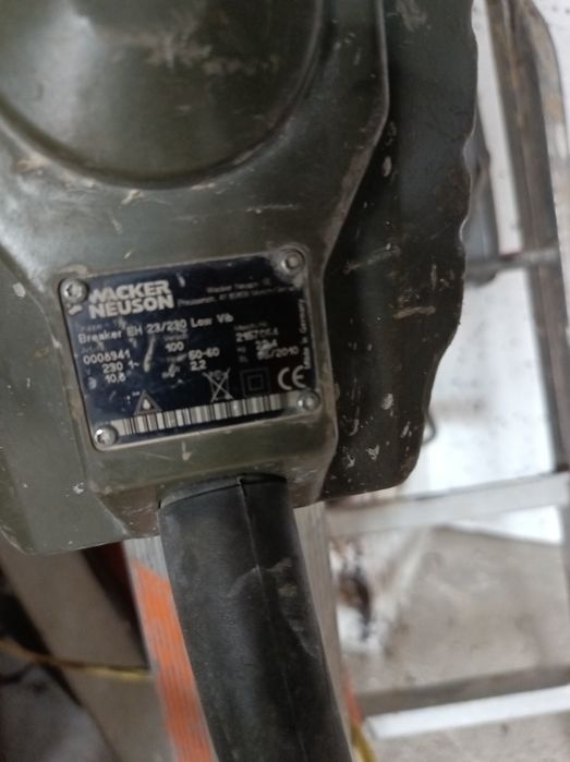 Młot wyburzeniowy wacker neuson