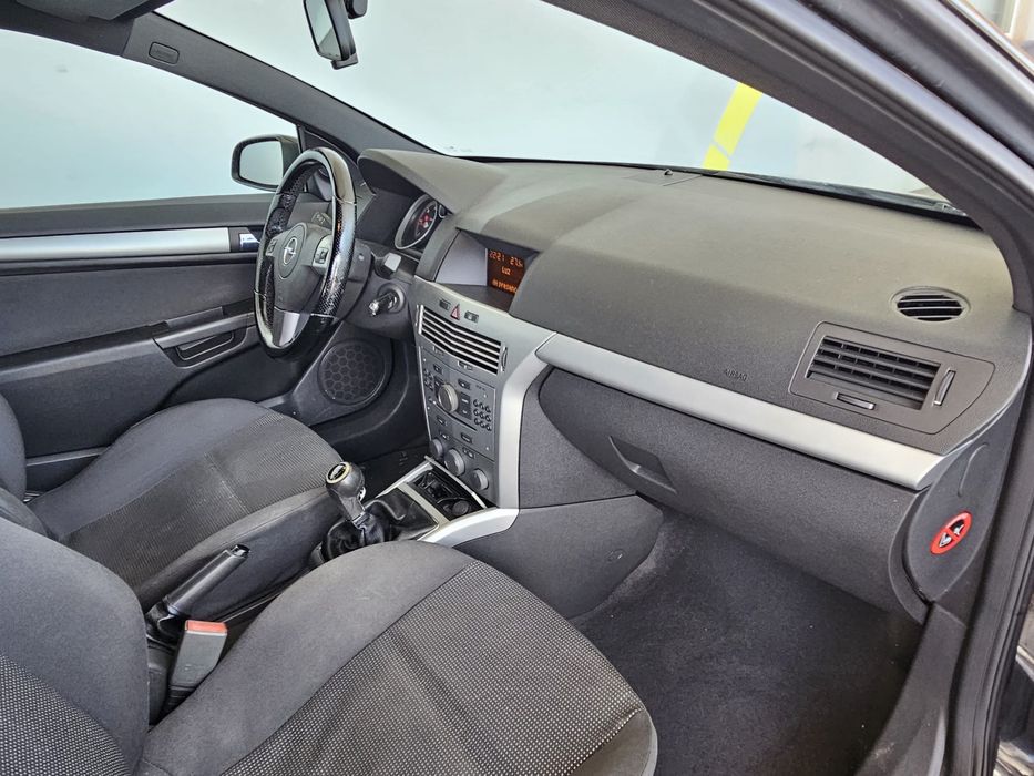OPEL ASTRA GTC 1.3 CDTI impecavel