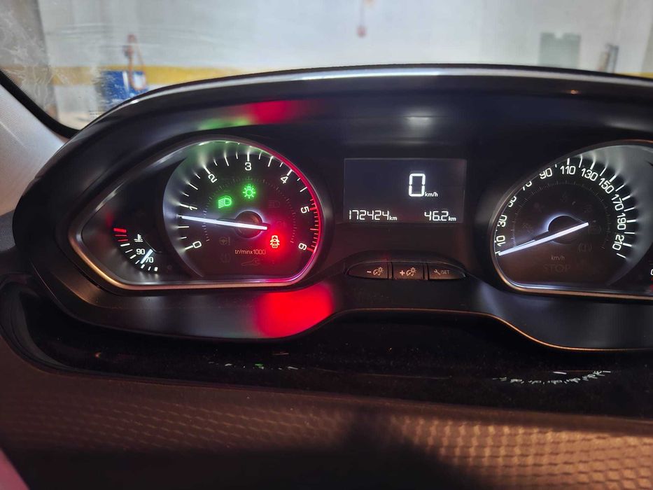 Peugeot 208 1.6 BlueHDi 75cv - 2017 - 172.424km