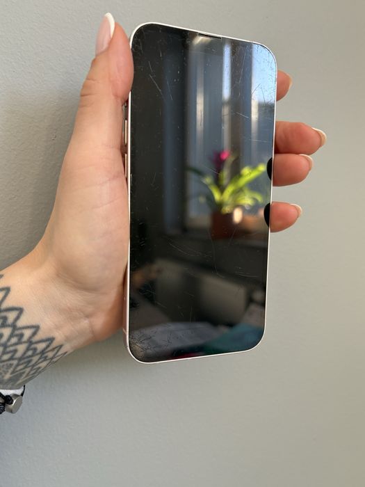 Zestaw : mac book air 2019 i iphone 13