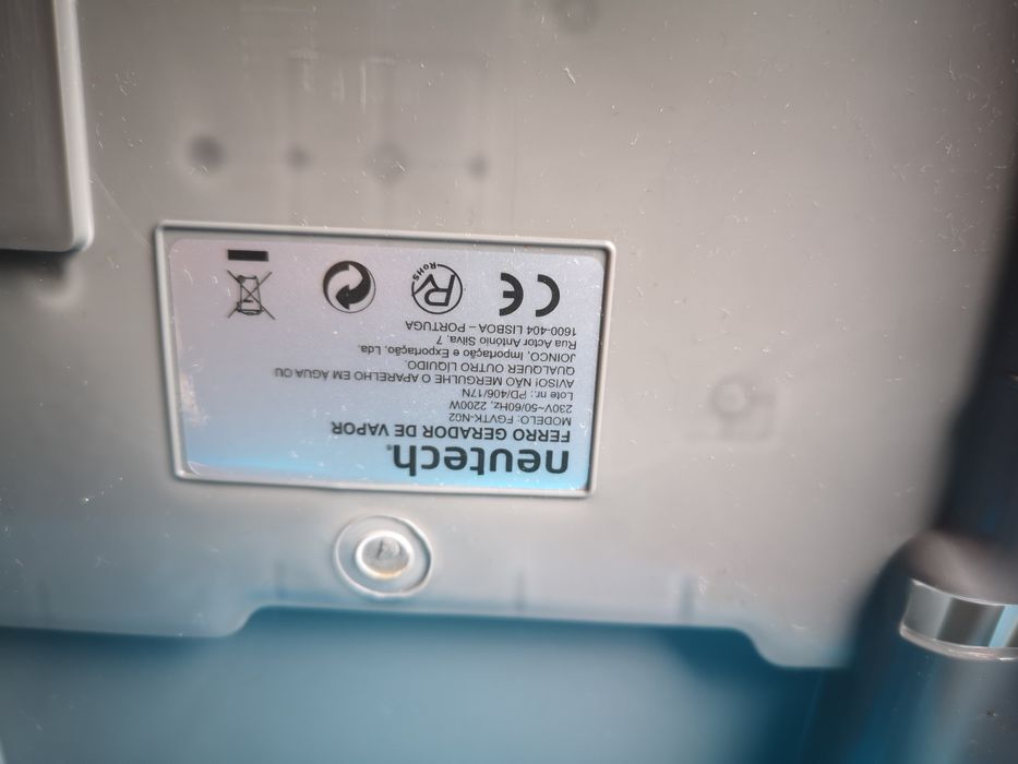 Ferro de engomar com caldeira