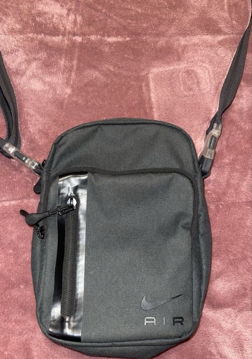 bolsa nike Como nova aceito trocas