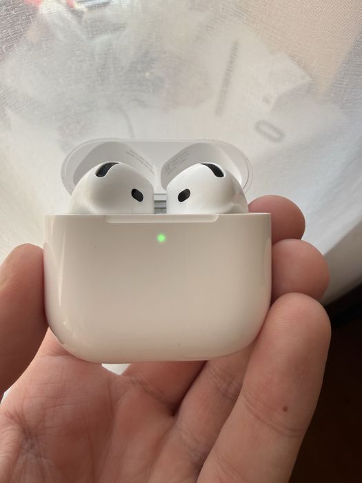 AirPods 4 без шумодава