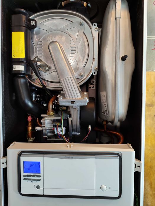 Piec gazowy kondensacyjny  Vaillant ecotec plus VC 206/5-5 oszczędny