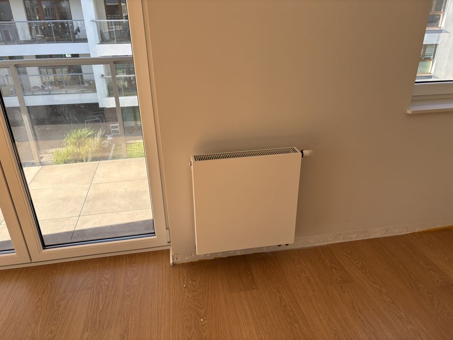 Grzejnik płytowy Korado-C2 Radik 50x50 typ 22 biały