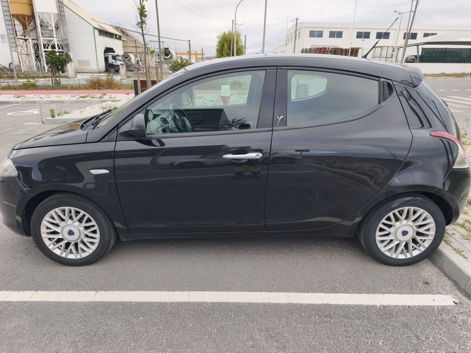 Lancia Ypsilon 2013 1.3 MultiJet Diesel —