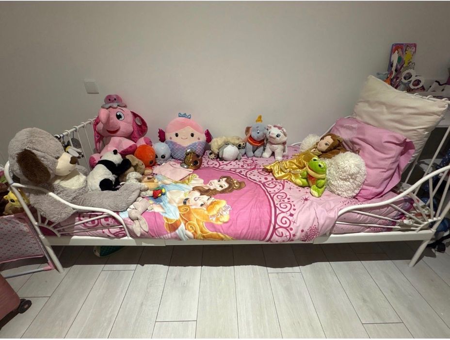 Cama de criança como nova