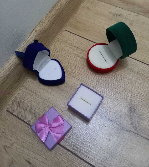 Футляр для прикрас/каблучки/набору. Коробочка