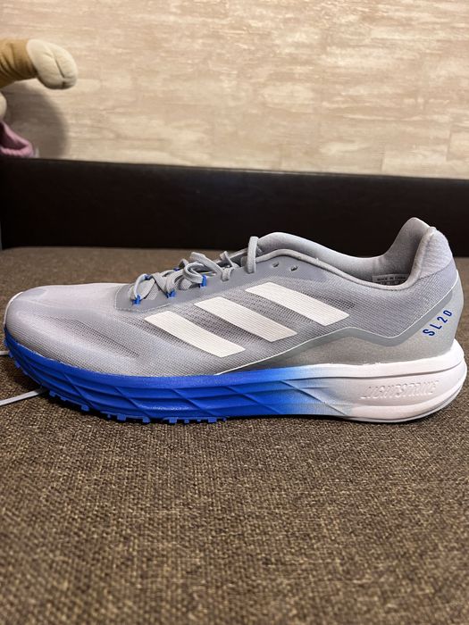 Продам кроссовки адидас новые