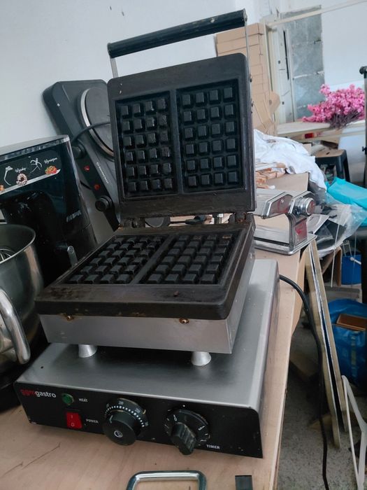 Maquina waffles em ótimo estado