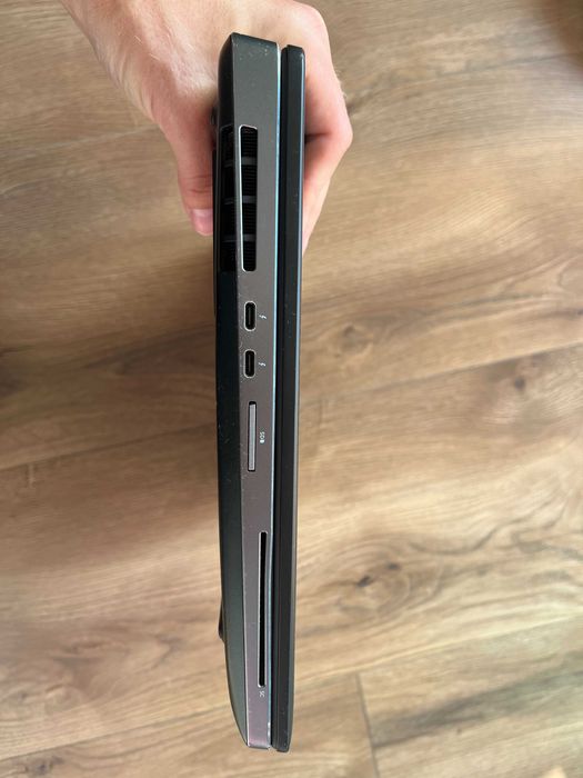 Dell Precision 7530 i7 8750 / 32GB / Nvidia Quadro P1000 4GB / 256 GB / 1 TB