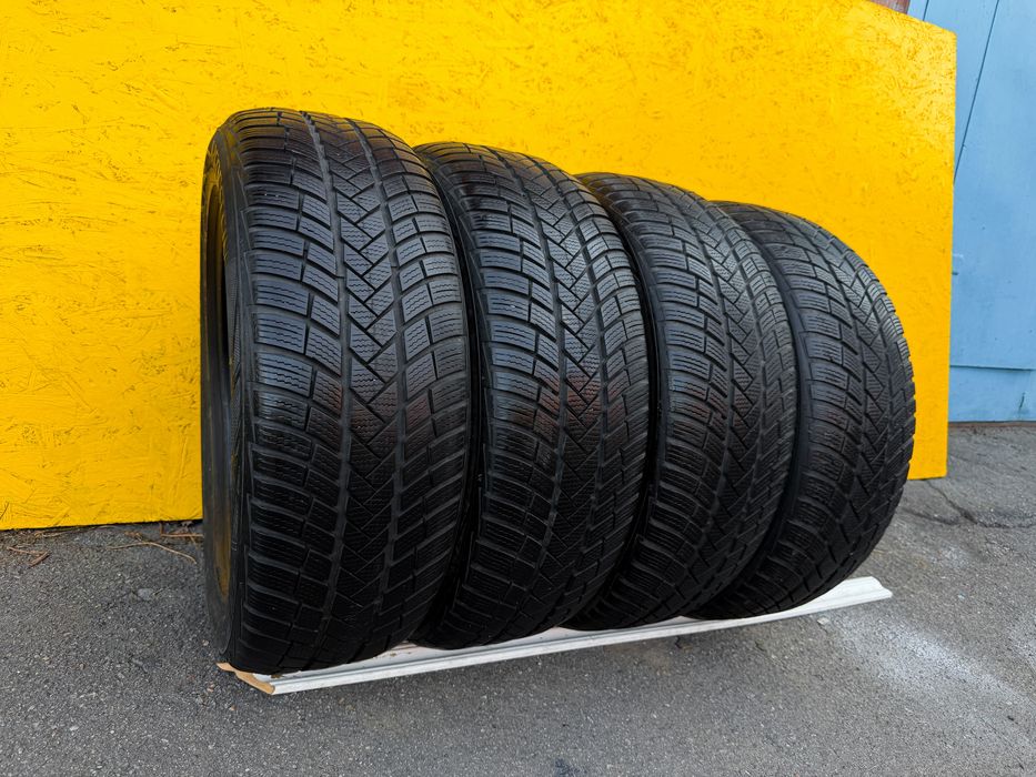 Шини Резина 225.55 R18 Vredstein Зима
