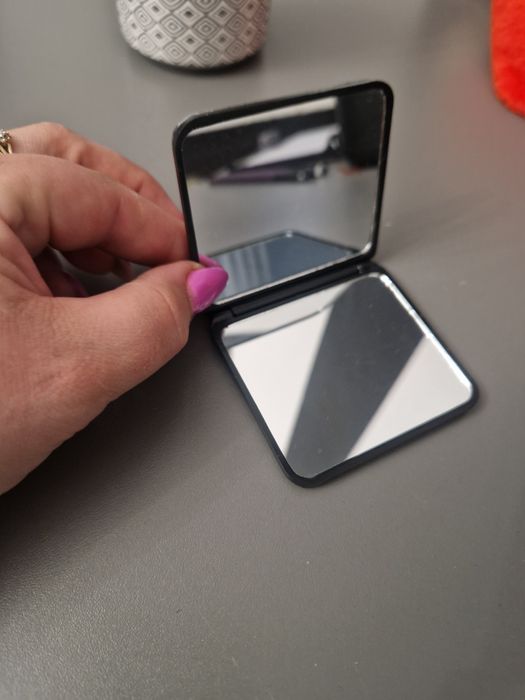 Lusterko kieszonkowe