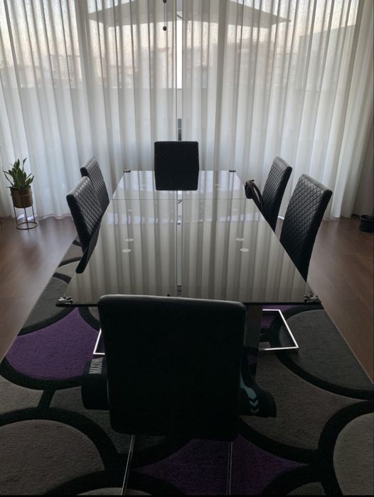 Mesa de vidro + 6 cadeiras em napa (Conjunto de jantar)