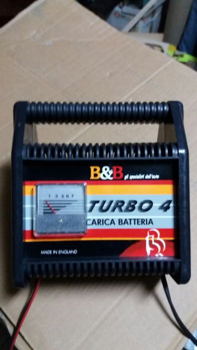 Carregador Baterias 12 volt 2.5 A DC